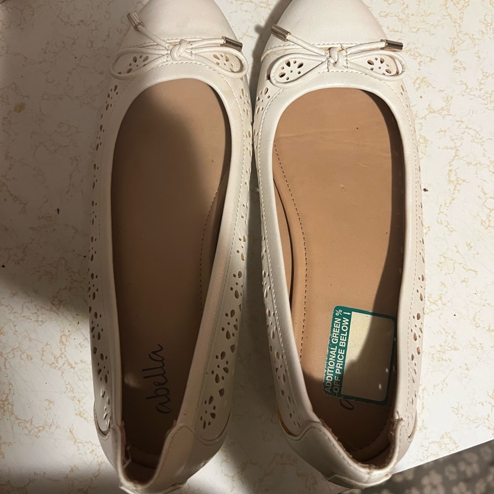 Abella flats